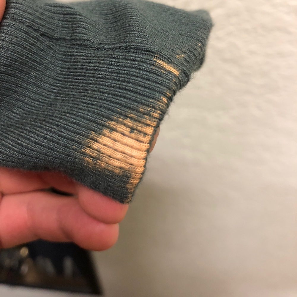 Express pull over size small - Picture 4 of 4